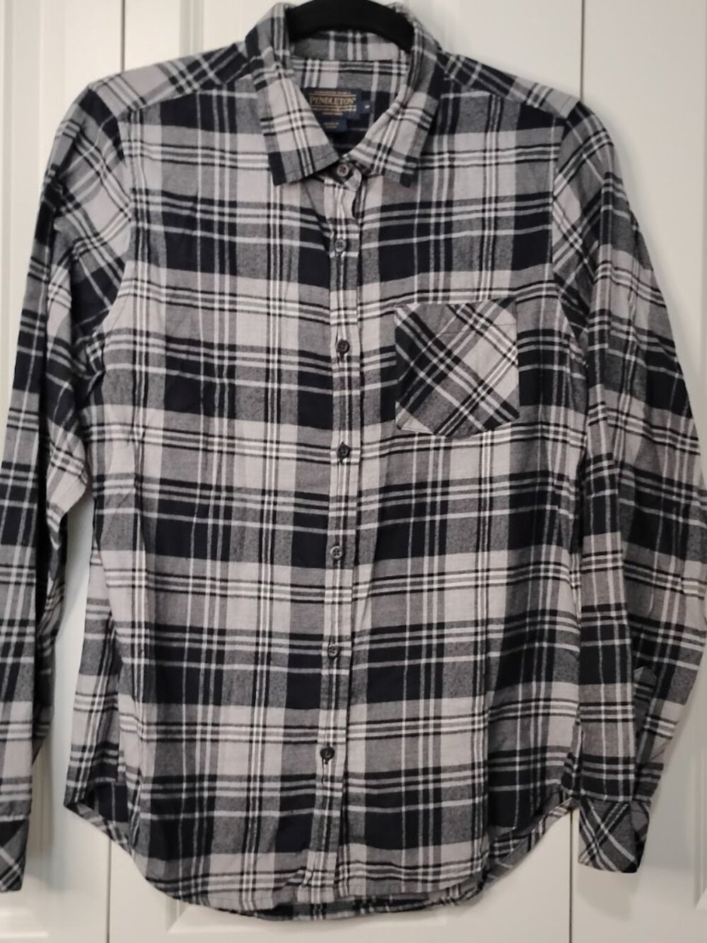 Pendleton Women's Black Grey Plaid Long Sleeve Flannel Button Down Shirt Size M